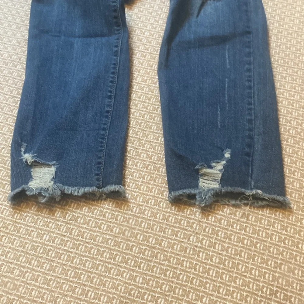 Women’s size 8 d. jeans - Picture 3 of 6